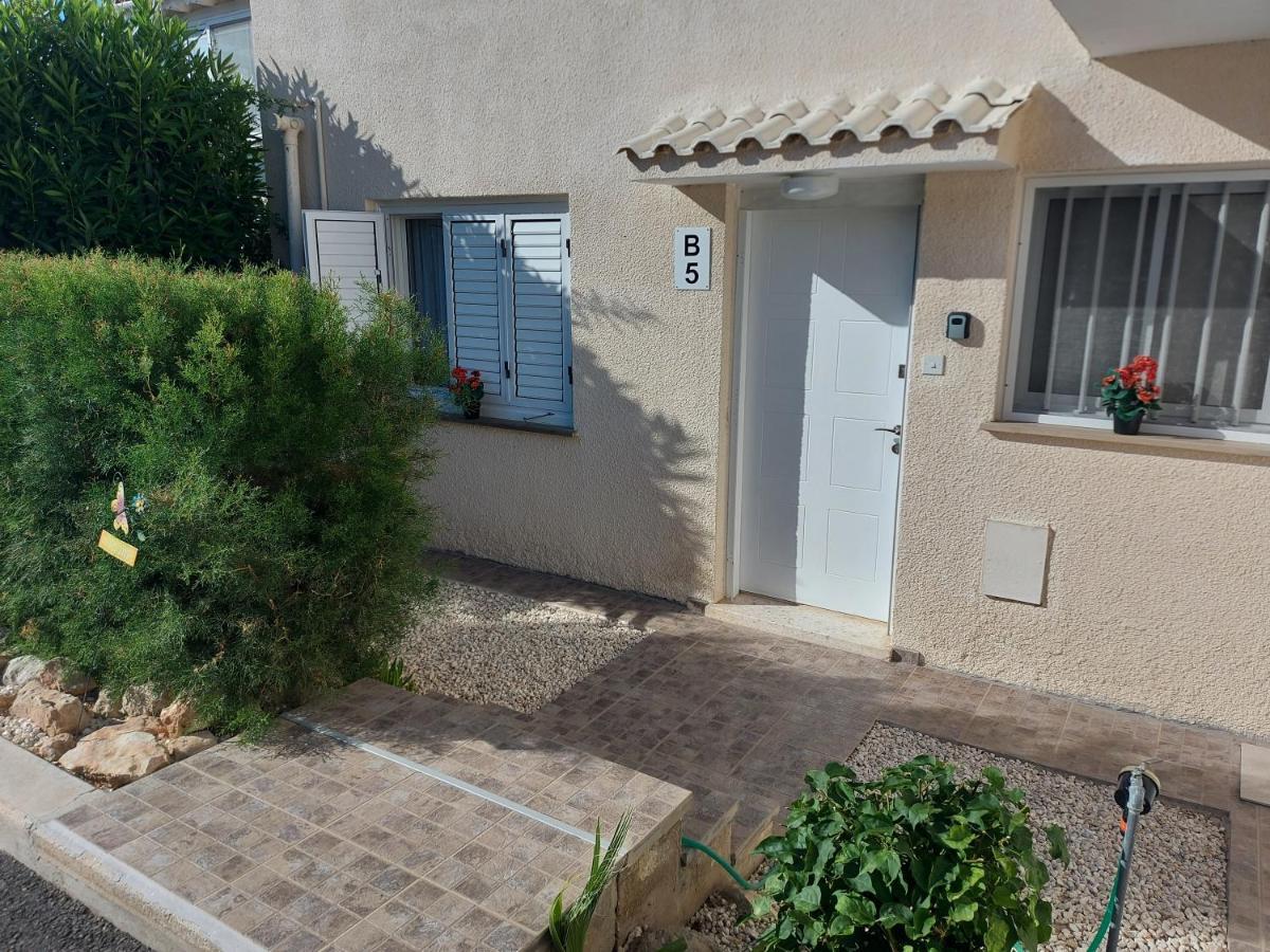 Coral Bay Suite Cyprus エクステリア 写真
