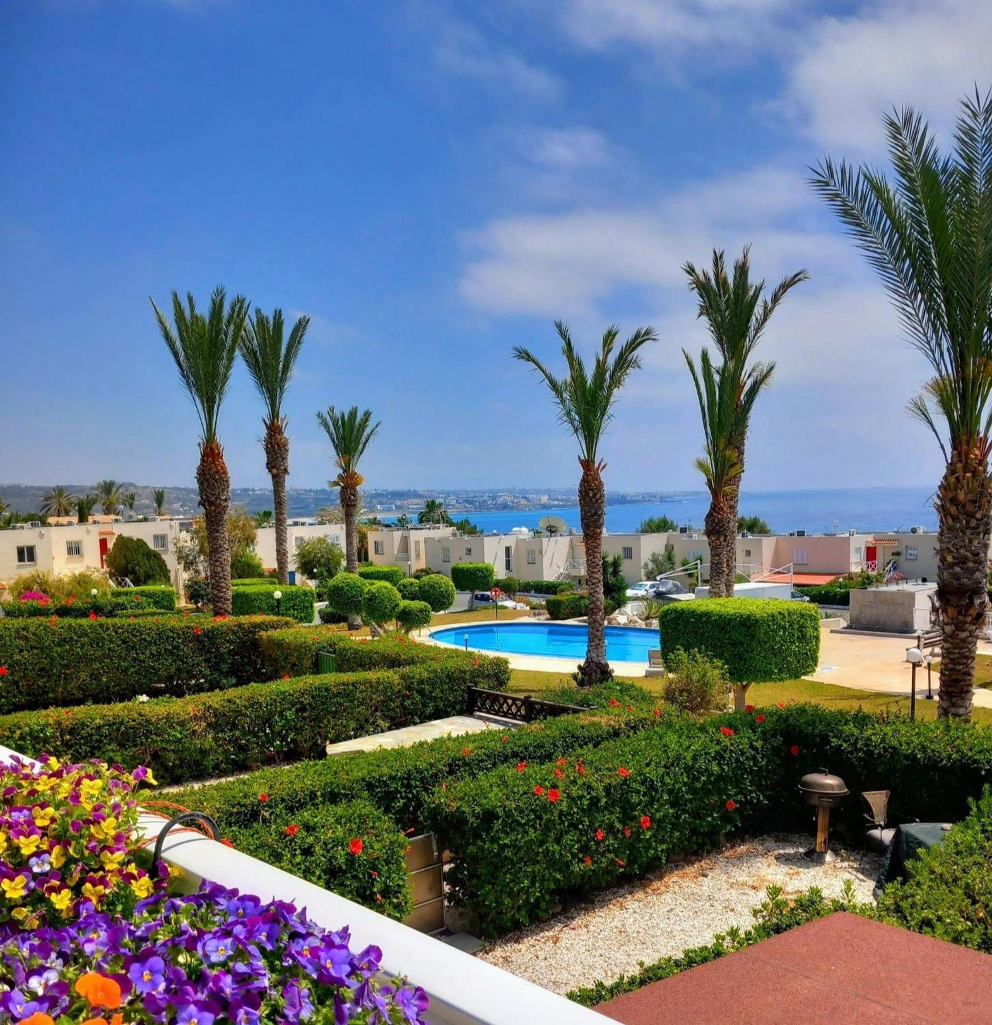 Coral Bay Suite Cyprus エクステリア 写真