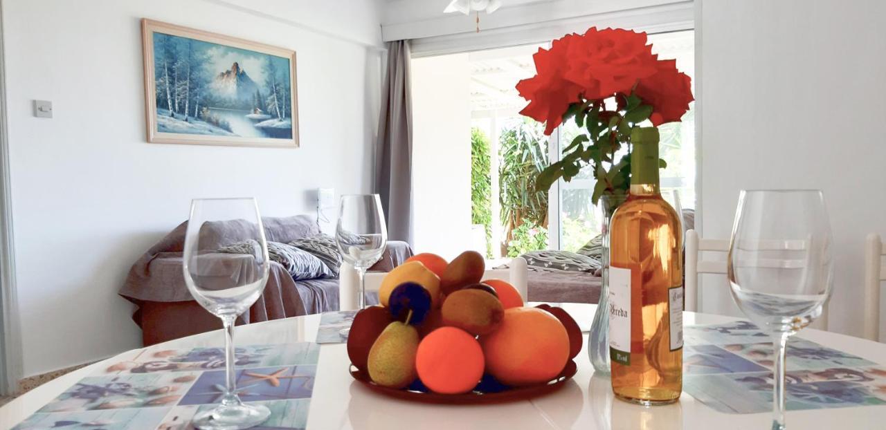 Coral Bay Suite Cyprus エクステリア 写真