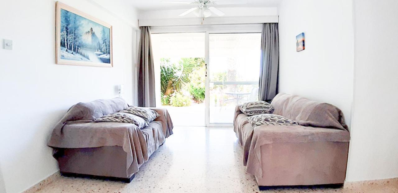 Coral Bay Suite Cyprus エクステリア 写真